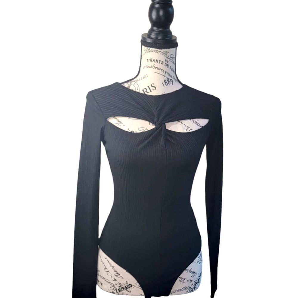 ASTR The Label Long Sleeve Twisted Top Bodysuit with Cutout Women's XS NWT